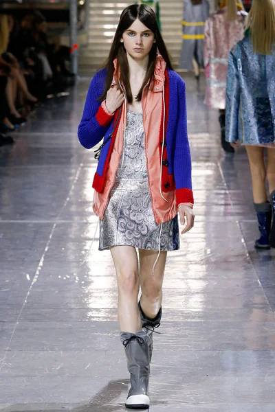 Look 28